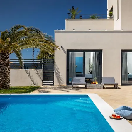 Belvedere Holidays