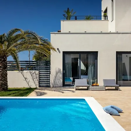 Belvedere Holidays * Новиград
